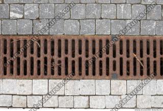 manhole cover rusty 0002